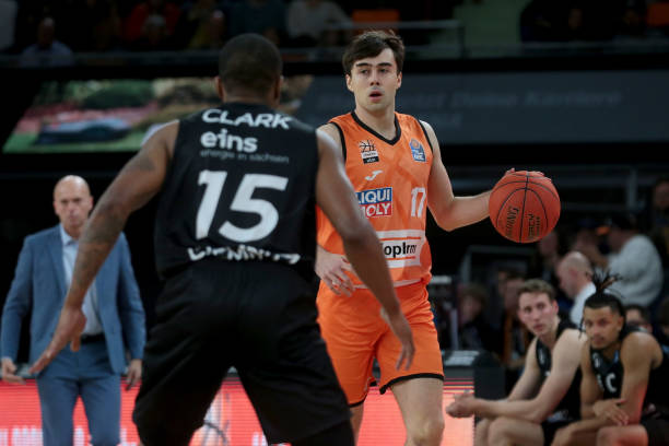 却值得我们 却值得我们